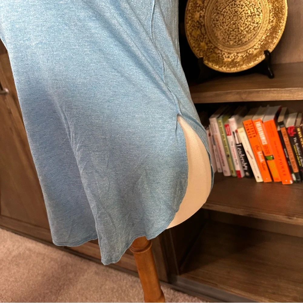 Color Thread Blue Top 🪜 - Picture 2 of 3